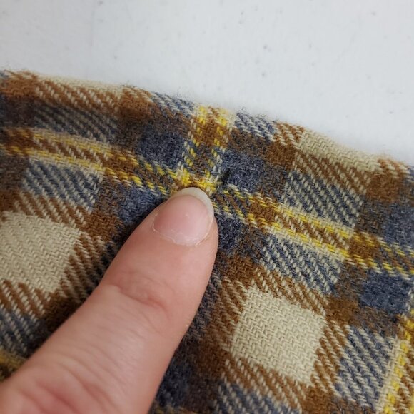 Vintage Pendleton Mens Wool Button Up Shirt Size M USA Made Country Fall Chores - Picture 10 of 12